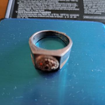 Srebrni prsten (925) sa crvenim cirkonima