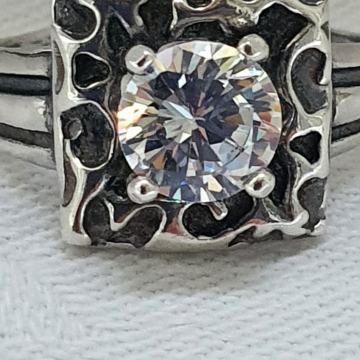 SREBRNI PRSTEN 925 DIZAJNERSKI RUČNI RAD /ne nosen vintić