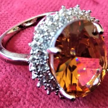 srebrni prsten sa citrinom
