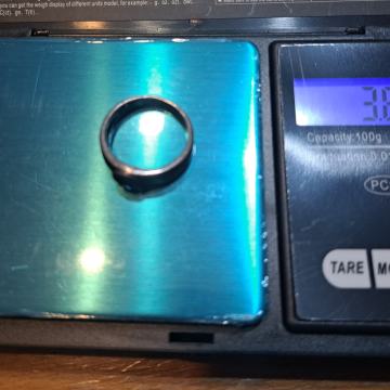 Srebrni prsten - crveni cirkon