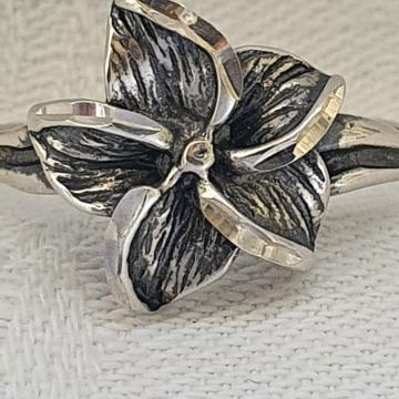 Srebrni prsten cvijet 925 dizajnerski ručni rad