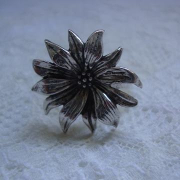 Srebrni prsten cvijet - Dizajnerski ručni rad