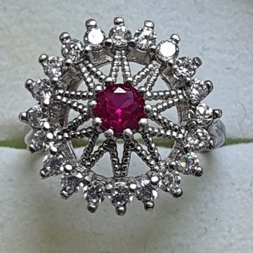 SREBRNI PRSTEN SA RUBINOM  CVIJET VINTAGE