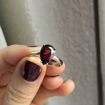 Srebrni prsten s većim bordo cirkonom, 925, novi