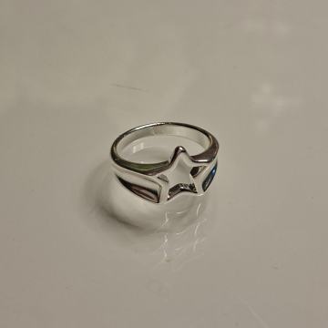 SREBRNI PRSTEN NA ZVIJEZDU VEL L - NOVO