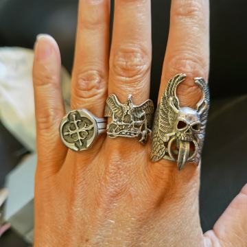 Srebrni prsteni - SAMO 250 kn - SREDNJI DOSTUPAN