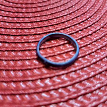 Stakleni prsten - ljubičasti s ornamentima