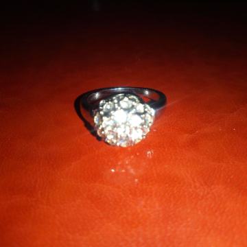 Stari bijeli prsten sa predivnim kamenčićima - BIŽUTERIJA