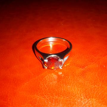 Stari prsten sa crvenim kamenom - BIŽUTERIJA