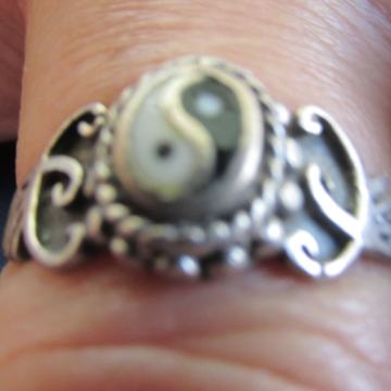 Ženski prsten Yin - Yang, srebro 825