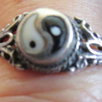 Ženski prsten Yin - Yang, srebro 825