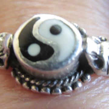 Ženski prsten Yin - Yang, srebro 825