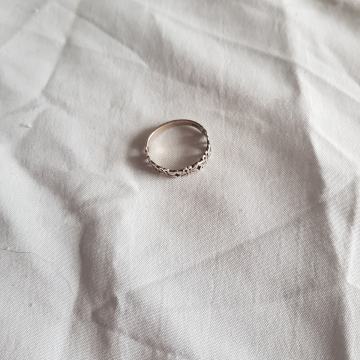 Ženski srebreni prsten