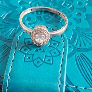 Ženski srebrni prsten