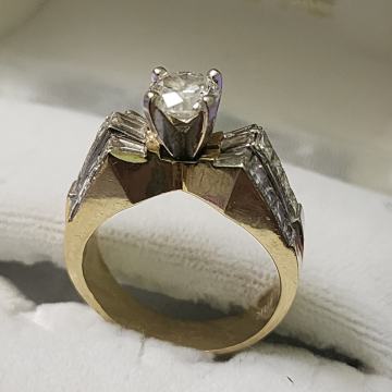 Ženski dijamantni prsten