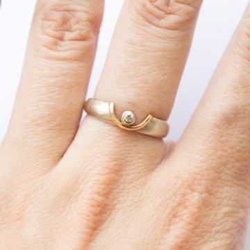 ZLATNI DIJAMANTNI PRSTEN 14K (585) 2,89 grama NOVO • GOLD SHOP •