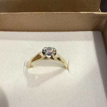 ZLATNI PRSTEN 14K 2,66G BRI CCA 0,28CT