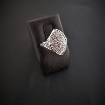 ZLATNI PRSTEN 18K .750 6,00G ***DO 36 RATA***POVOLJNO,R1!