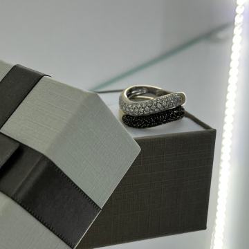 ZLATNI PRSTEN 18K BRILJANTI