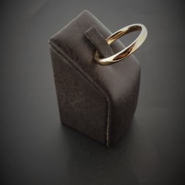 ZLATNI PRSTEN 5.73G 18K .750 ***DO 12 RATA***, R1, POVOLJNO!