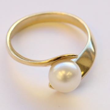 ZLATNI PRSTEN S BIJELIM BISEROM 14K (585) 4,05g NOVO • GOLD SHOP •