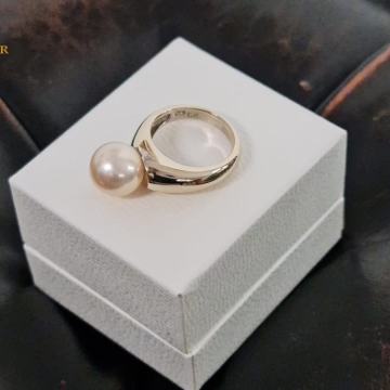 ZLATNI PRSTEN S BISEROM 8,29g (18K) / R1, RATE !