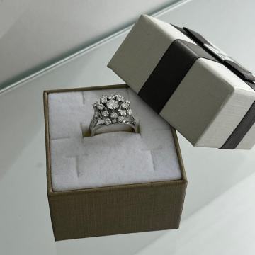 ZLATNI PRSTEN SA BRILJANTIMA