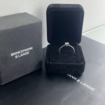 ZLATNI PRSTEN SA BRILJANTIMA