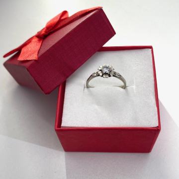 ZLATNI PRSTEN SA BRILJANTOM