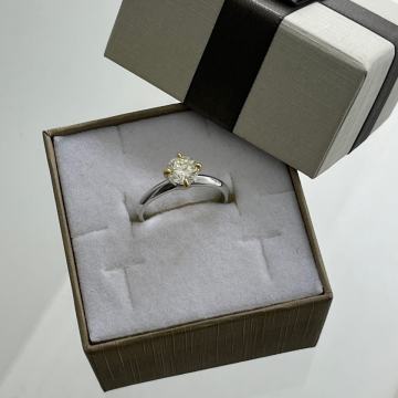 ZLATNI PRSTEN SA BRILJANTOM