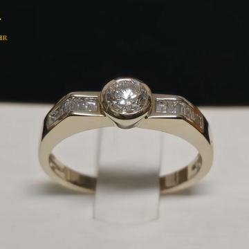 ZLATNI PRSTEN S DIJAMANTIMA 0,63ct / R1, RATE!