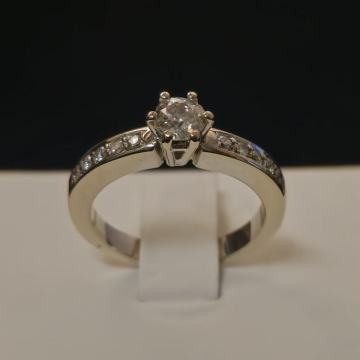 ZLATNI PRSTEN S DIJAMANTIMA 0,75ct / R1, RATE !