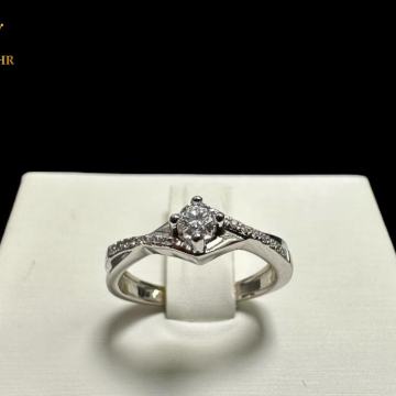 ZLATNI PRSTEN SA DIJAMANTIMA .750 / R1, RATE !!