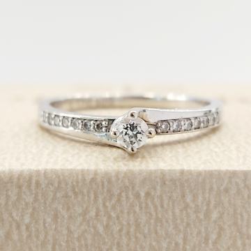 ZLATNI PRSTEN SA DIJAMANTIMA 1.7G .585 0,17CT SI1 ***DO 24 RATE*** R1!