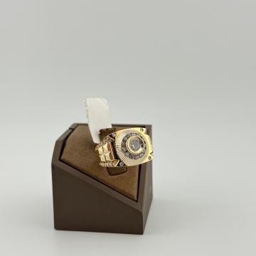 Zlatni prsten 14 kt zlato 10,08g težak