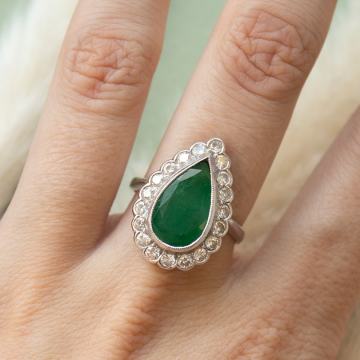 ZLATNI PRSTEN SA SMARAGDOM I DIJAMANTIMA 14K 585 4,93g NOVO GOLD SHOP