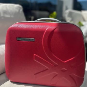 Benetton kofer za kozmetiku!Mali!