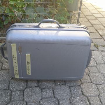 Kofer SAMSONITE dimenzija  , 65 x 45 x 25 prodajem za 50 E