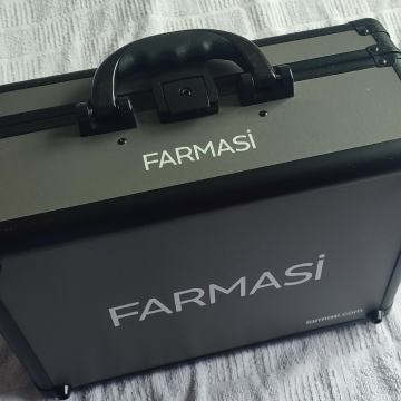 Kozmetički kofer Farmasi