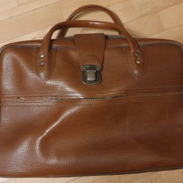 Kožnata putna torba