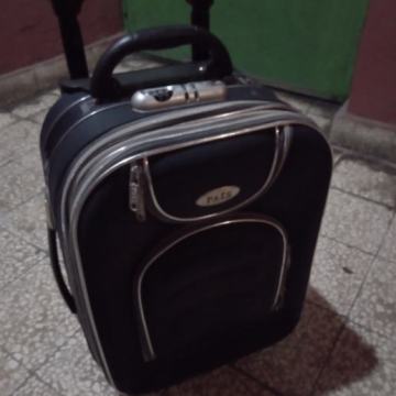 Mali kofer 35x45x30cm kvalitetan ispravan i lijep