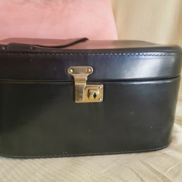 Retro kozmetička putna torba