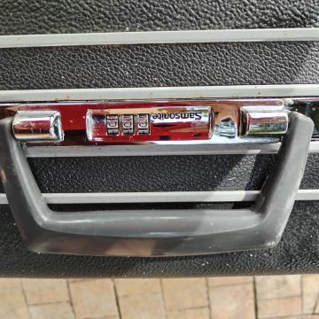 SAMSONITE - putni KOFER - tvrdi u odličnom stanju - vrlo malo korišten