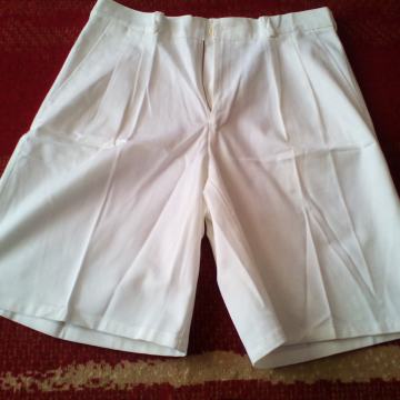 Bijele kratke radne hlače