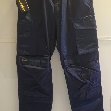 Snickers Service
-
Radne hlače