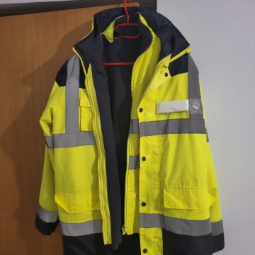 Reflektirajuca jakna