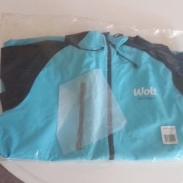 Wolt jakna i t -shirt