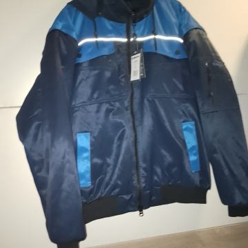 NOVA ZIMSKA MUŠKA JAKNA SA ETIKETOM KRIVO KUPLJENA