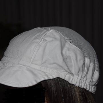 Kuharska kapa s mrežicom ženska
