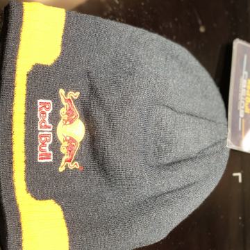 Red Bull - ZIMSKA VRHUNSKA KAPA S PODSTAVOM